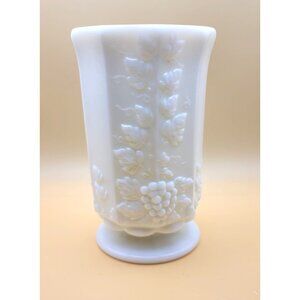 Vintage Westmoreland White Milk Glass Vase With Grape Vine Relief Design jj3659